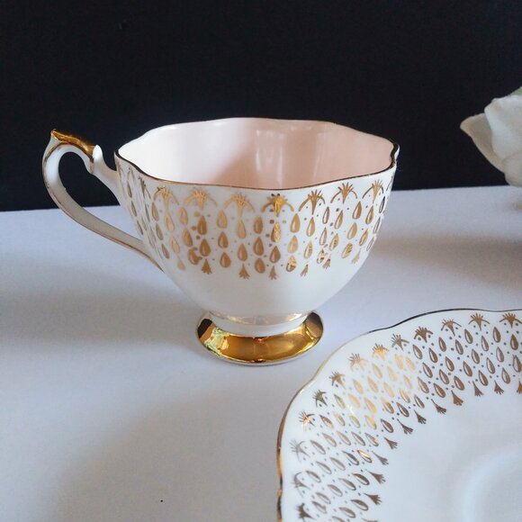 Queen Anne Bone China Tea Cup Pink Gold - Picture 9 of 16